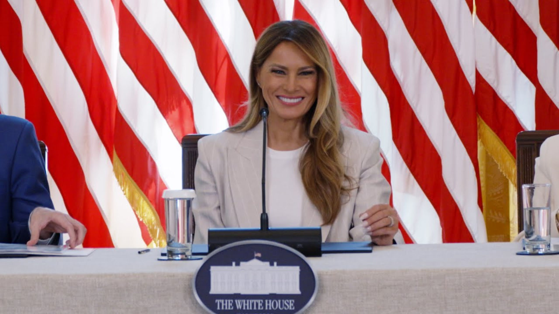 TWH131-First Lady Melania Trump Hosts a Meeting of the White House Task Force on AI Education